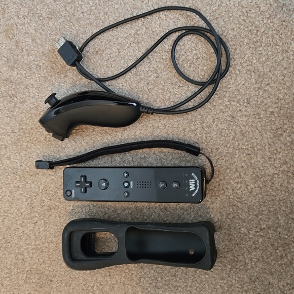 Wii Game Console - Picture 5 of 7